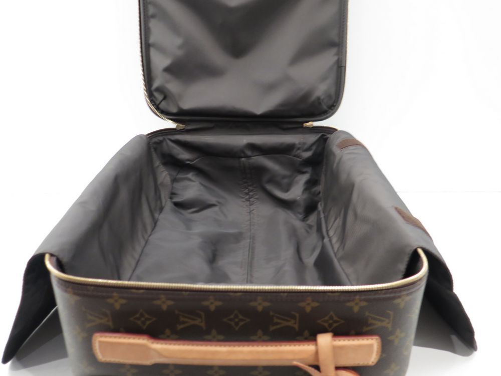 Sold at Auction: Louis Vuitton, Pégase 55, valise à roulettes