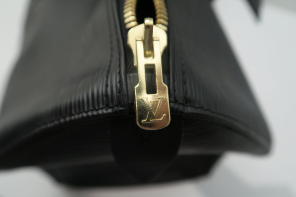 Sac de voyage Louis Vuitton Keepall 50 en cuir épi noir