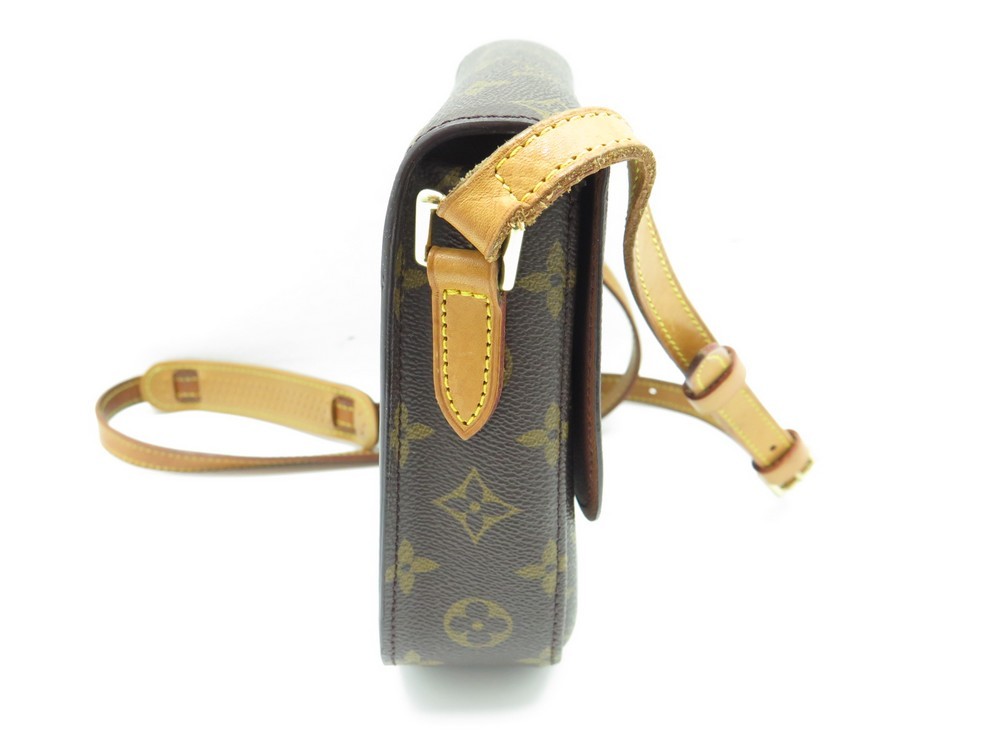Louis Vuitton Limited Edition Denim Chinchilla Trapeze PM Bag - Yoogi's  Closet