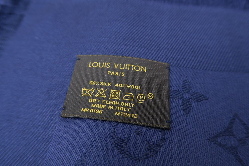 100% Authentic Louis Vuitton NIGHT BLUE Shawl, Ref M72412