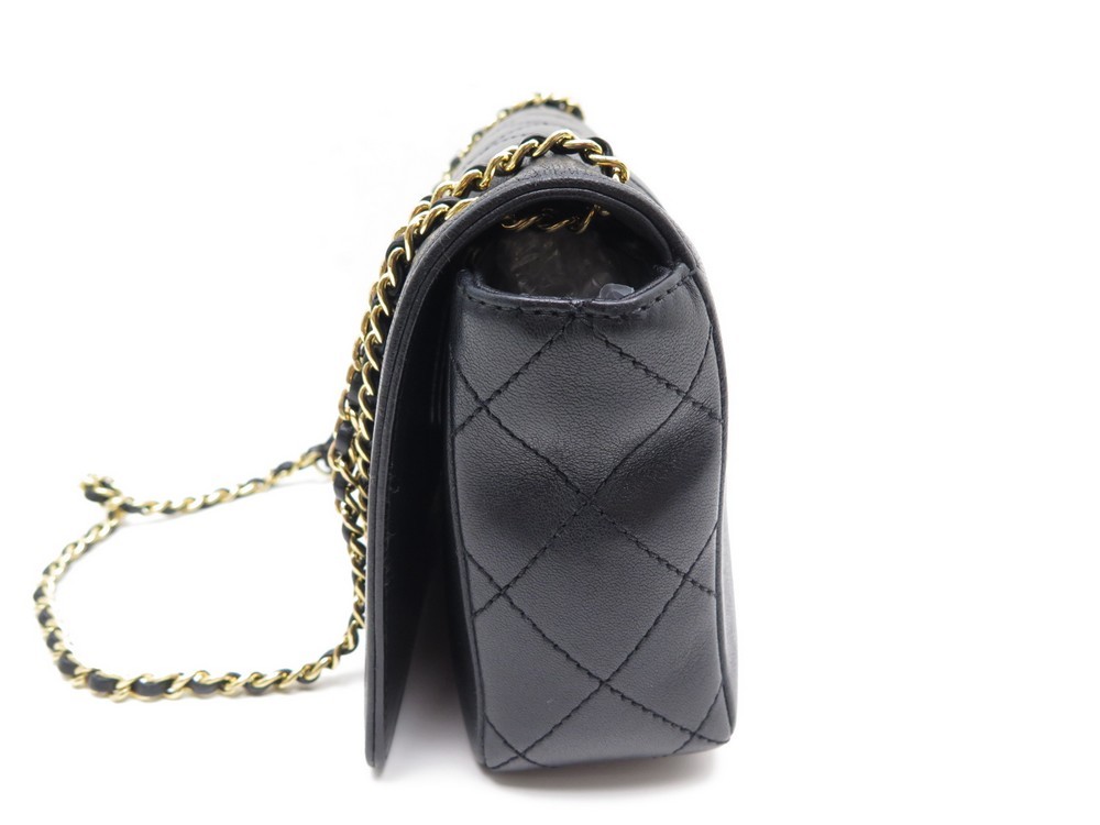 Chanel : des sacs de luxe fabriqués dans le froid, le silence et