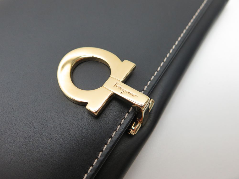 SALVATORE FERRAGAMO WALLETS