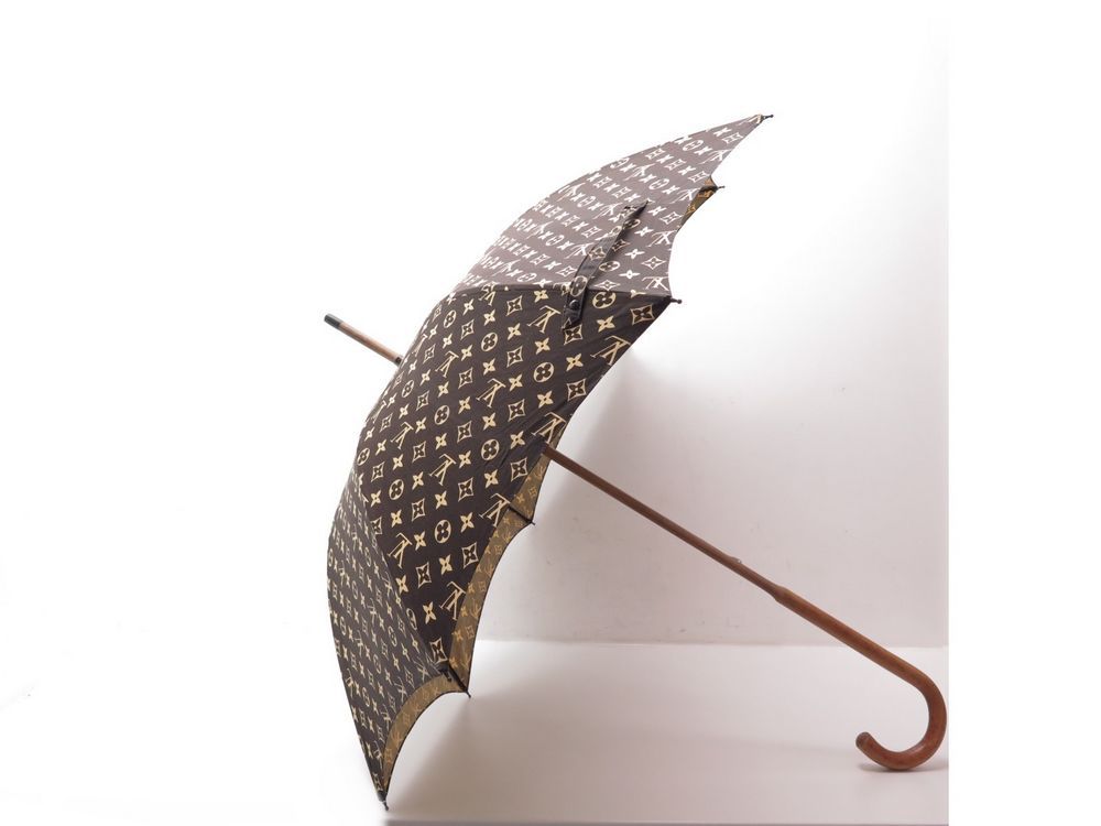 Parapluies Louis Vuitton occasion 1 parapluie neuf Arc en Ciel en