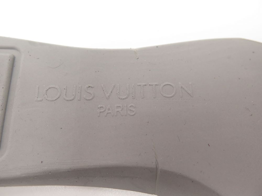 Oberkampf boots Louis Vuitton Beige size 8.5 UK in Suede - 25147604