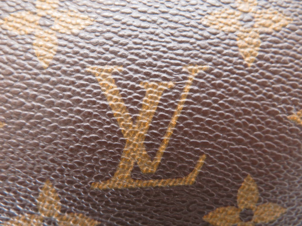 Louis Vuitton Monogram Canvas Speedy 30 QJB0FZ4J0B480