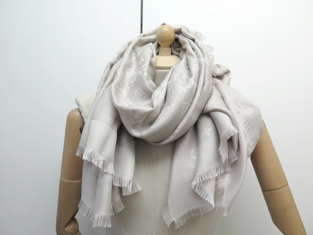 Monogram Classic Shawl S00 - Accessories M71336