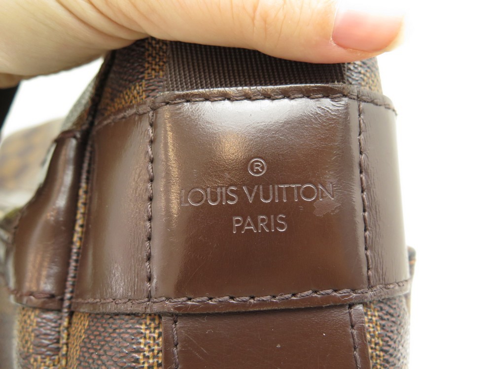 Sac bandoulière Louis Vuitton Bastille en toile damier enduite grise et  cuir noir