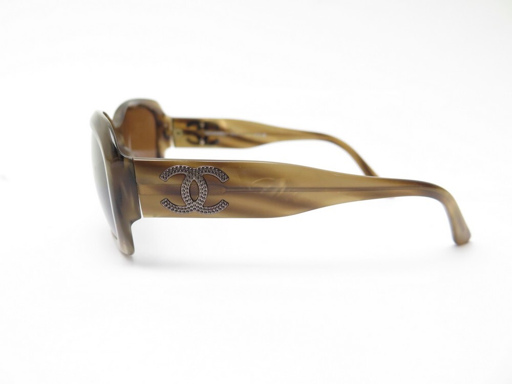 lunettes de soleil chanel logo cc 5102 en plastique