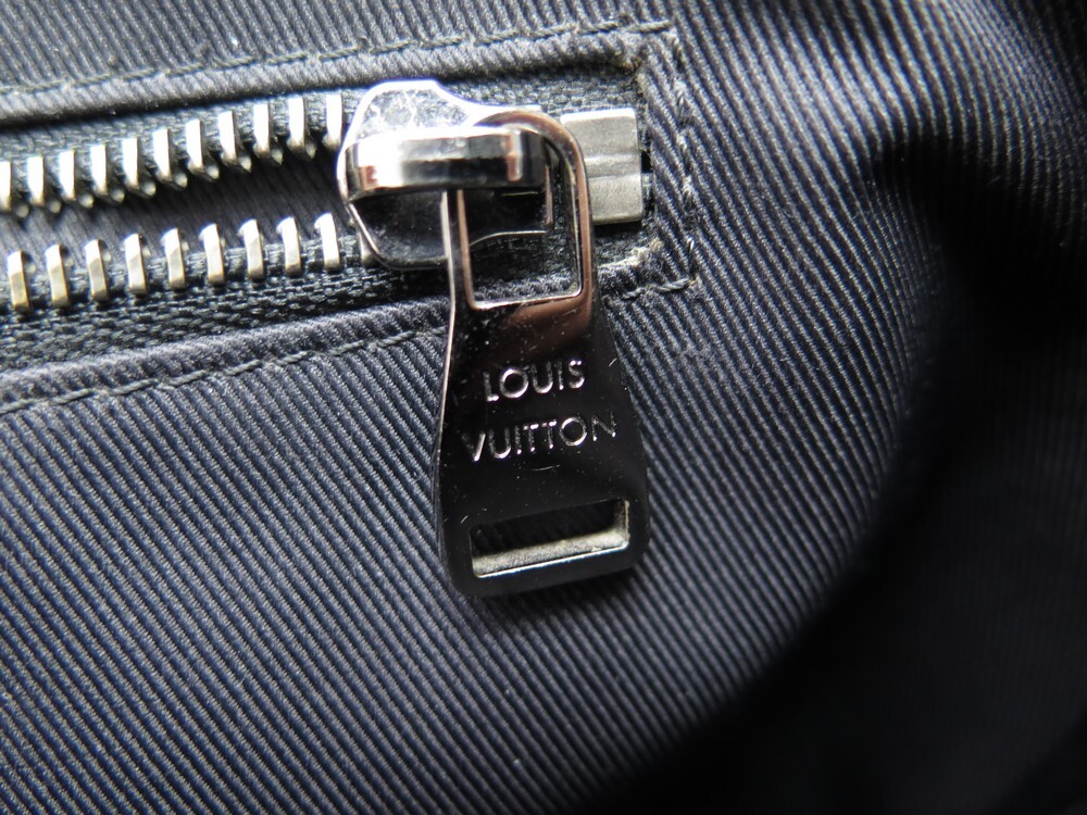 Shop Louis Vuitton Messenger Pm Voyager (M40511) by LILY-ROSEMELODY