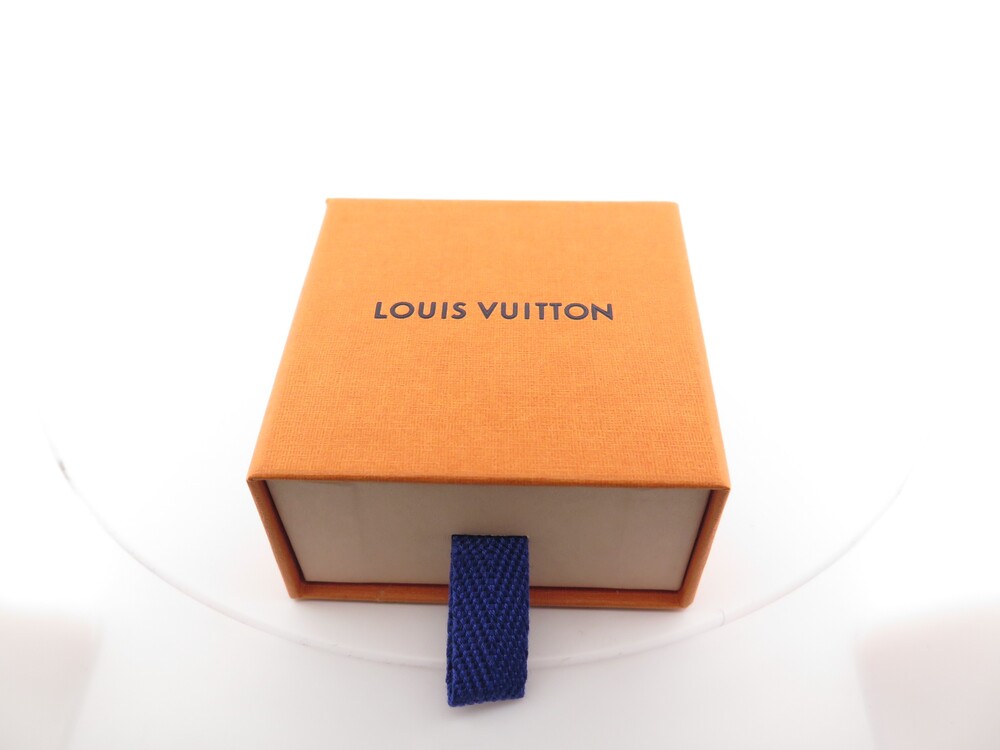 Louis Vuitton Silver Lockit x Virgil Abloh Bracelet - Silver-Tone Metal  Charm, Bracelets - LOU703953