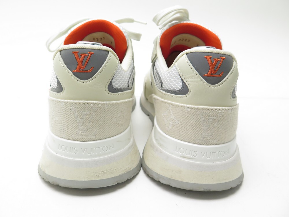 Louis Vuitton White Frontrow Sneakers, Luxury, Sneakers & Footwear on  Carousell